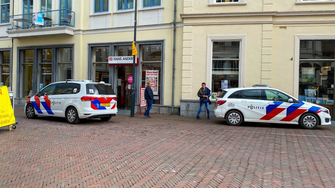 Diefstal met geweld bij Hans Anders Deventer, politie zet burgernet in